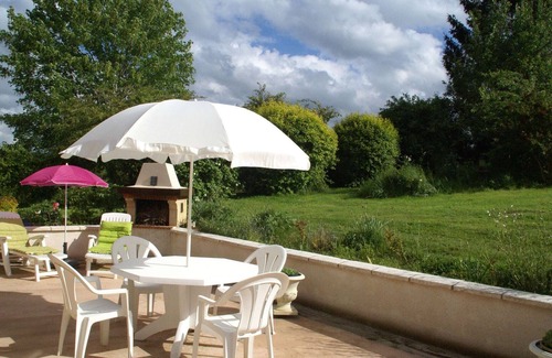 Dampsmesnil House | Traditional house with garden in Dampsmesnil
