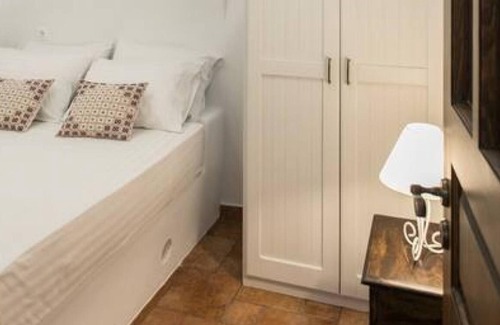 Aperathos House | Traditional Inn Pirethron