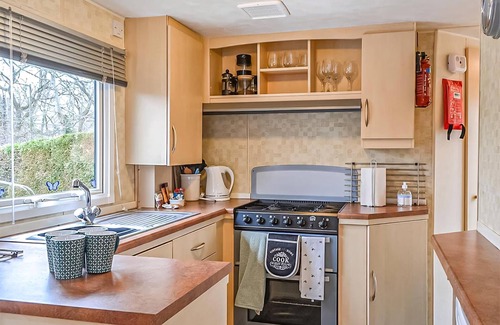 Dolgellau House | Traditional yet comfortable caravan with one double and one twin.