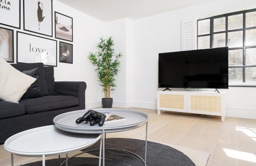 Covent Garden Apartment | Trafalgar SQ 1 Bedr, 3 Beds sleeps 6