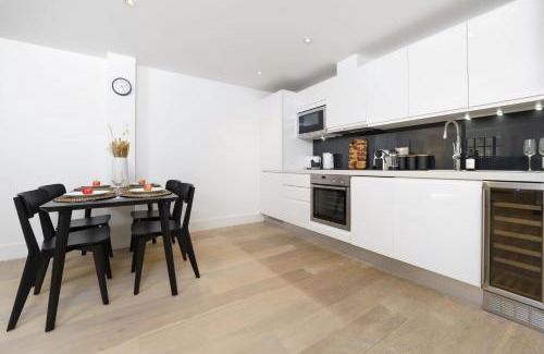 Covent Garden Apartment | Trafalgar SQ 1 Bedr, 3 Beds sleeps 6