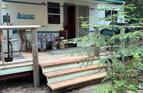 Savary Island House | Trailer in back yard