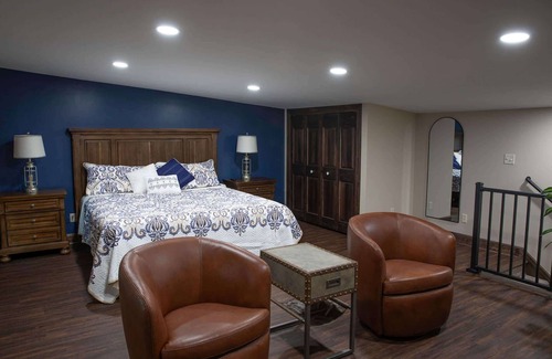 Franklin Apartment | Trails to Ales DeBence Suite 3