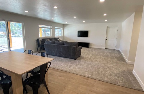 Sevier House | Trailside Basement with Stunning Big Rock Candy Mountain Views