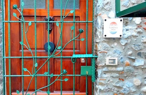 Scalea Apartment | TraMonti e Mare - relax in the historic center just a stone's throw from the sea