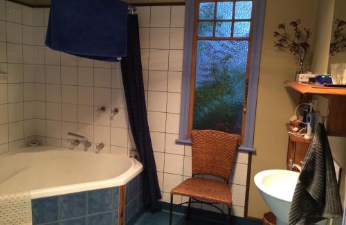 Strahan House | Tramway Cottage