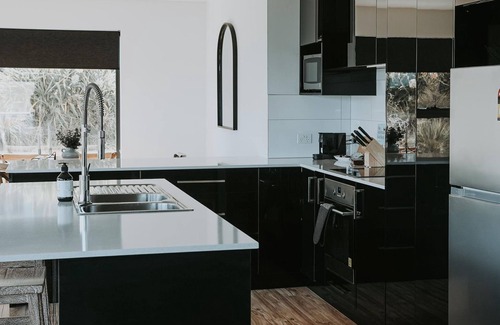 Tranmere House | Tranmere Seaside Serenity
