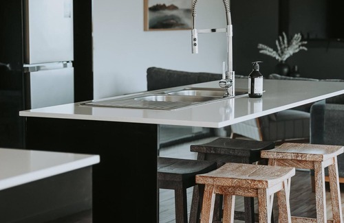 Tranmere House | Tranmere Seaside Serenity