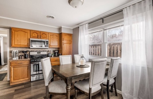 Midlothian House | Tranquil 3 BD/1 BA