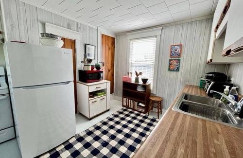 Little Compton House | Tranquil 3 BD, 2.5 BATH in Little Compton, RI close to the So. Shore Beach