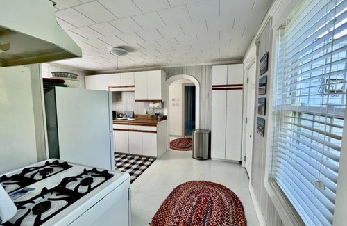 Little Compton House | Tranquil 3 BD, 2.5 BATH in Little Compton, RI close to the So. Shore Beach