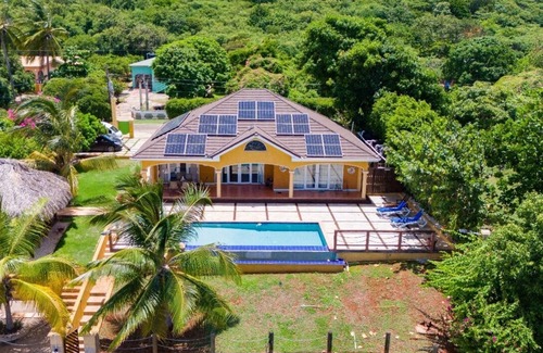 Alligator Pond House | Tranquil 3-bedroom villa on beachfront lot with Pool, Gazebo and Private Beach