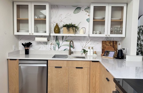 South Woodstock Condo | Tranquil 3-bedroom 2-bath Pet-Friendly condo EV charging in charming Woodstock