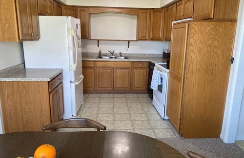 Paw Paw House | Tranquil 3-bedroom lake haven in lovely Paw Paw with WiFi, AC