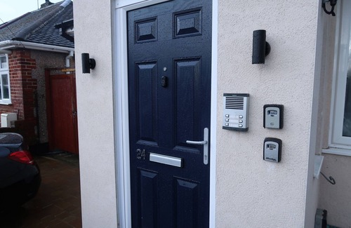Yeading House | Tranquil 4-bedroom house with 4 bathrooms 20 mins from Heathrow
