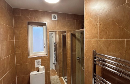 Yeading House | Tranquil 4-bedroom house with 4 bathrooms 20 mins from Heathrow
