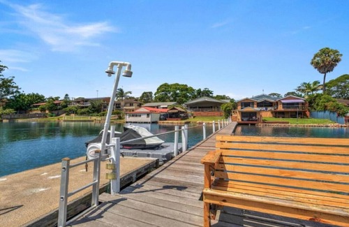 Woy Woy House | Tranquil Abode with Spa & Jetty