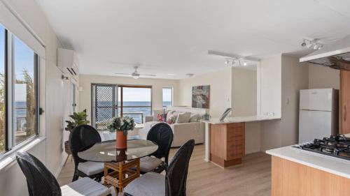 Beachmere House | 'tranquil Beachfront Retreat'