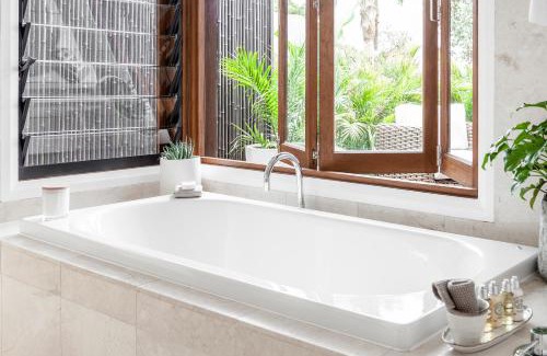 Ewingsdale Villa | Tranquil Byron Bay Villa, Hinterland views - Vue 3