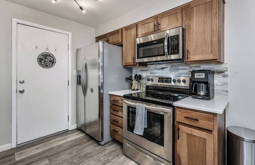 Wheat Ridge Apartment | Tranquil Chic Retreat | Near Mtns/Red Rocks | Wifi