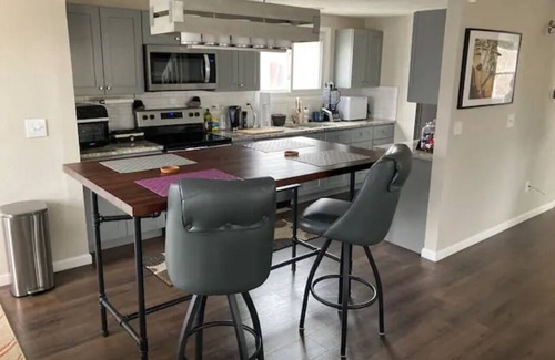 Westcliff and Cambridge House | Tranquil & Entertaining Family Retreat. Sleeps 8. Stunning Yard with new hot tub