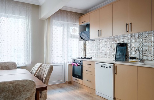 Osmangazi Apartment | Tranquil Flat with Balcony in Bursa