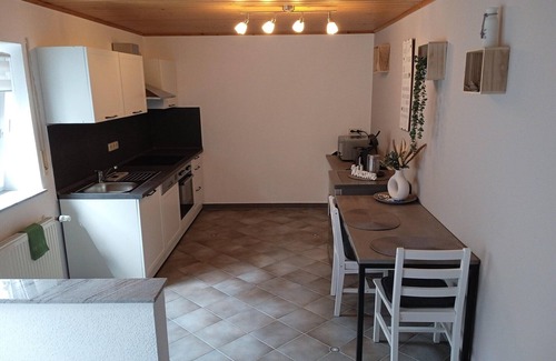 Roes Apartment | Tranquil Getaway in Scenic Roes