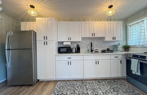 McCully - Moiliili Apartment | Tranquil Ground Floor Unit Central Honolulu w/AC