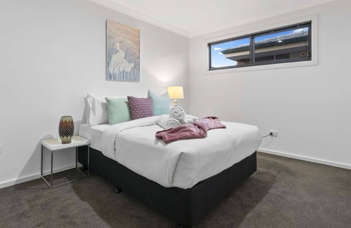 Morley House | Tranquil Haven 2BR/1B Guest House w/Spa