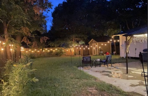 Dallas House | Tranquil home, .3 acres,15 min to downtown w/2 separate offices + Dog friendly!