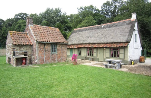 Proven House | Tranquil Home with BBQ