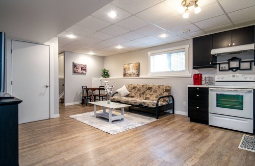 Saskatoon House | Tranquil HomeAway in the Hampton’s New Area Near Downtown