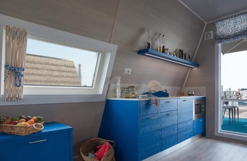 Lignano Sabbiadoro Boat Rental | Tranquil Marina Azzurra Resort House boat 2 Bedroom sleeps 6