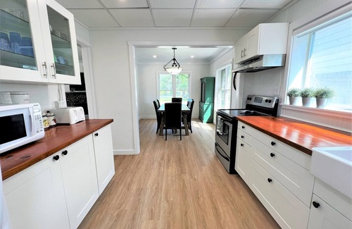 Kingsville Cottage | Tranquil Kingsville Cottage - Private Beach & Pet-Friendly!