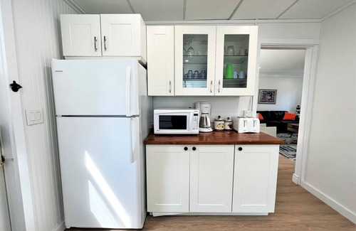 Kingsville Cottage | Tranquil Kingsville Cottage - Private Beach & Pet-Friendly!