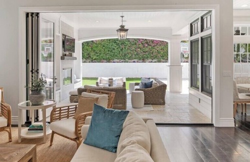 Tree Section House | Tranquil Living at a Stylish Seaside Retreat in the Heart of Manhattan Beach