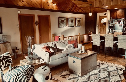 Hunter Cabin | Tranquil Log Cabin on Lake 10 minutes from Windham & Hunter Mts- dog friendly