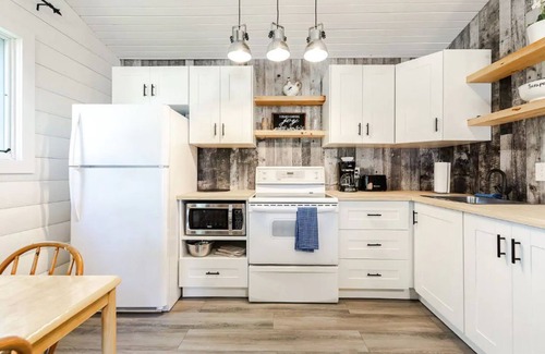 Saint Malo Cabin | Tranquil, Lovely Cabin in St Malo #14