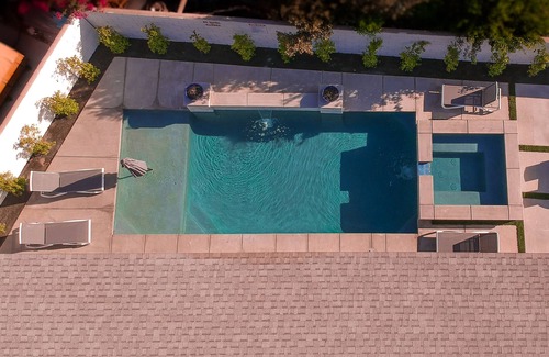 Indio House | Tranquil Luxury ~ Pool ~ Hot Tub ~ Game Room ~ Pkg