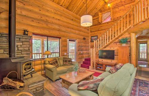 Greer House | Tranquil Mountain Cabin in Greer with Game Room!
