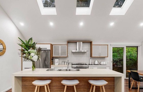 North Warrandyte House | Tranquil, open-plan designer escape 25km from CBD