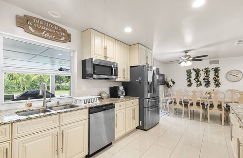 Lake Clarke Shores House | TRANQUIL PALM BEACH HOME - PRIVATE POOL WITH HOT TUB - 5BR/4BA - HOME THEATER