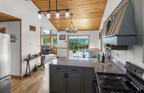 McArthur House | Tranquil ranch with breathtaking views, pool, hot tub, and peace of mind.