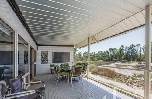 Nildottie House | Tranquil River house in Beautiful Kroehns Landing