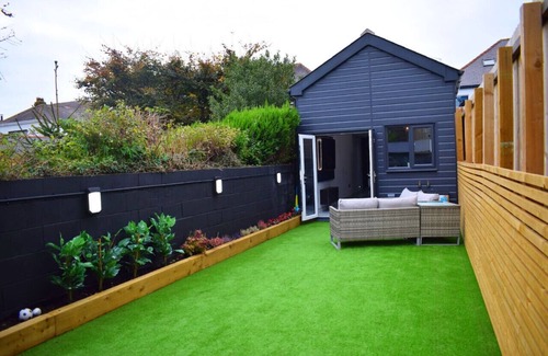 Cyncoed House | Tranquil Serenity Hub