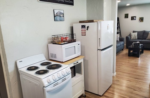 Lake Park House | Tranquil setting 15 Miles from Iowa Great Lakes - Fully Furnished with Game Room