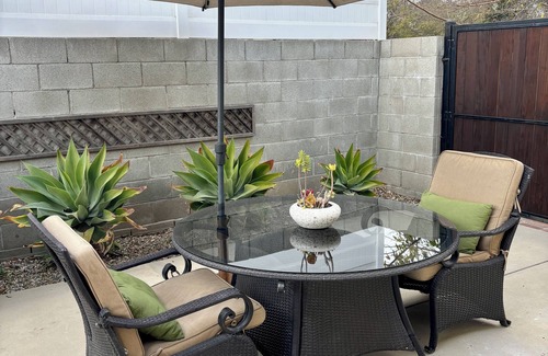 Thousand Oaks Apartment | Tranquil studio, private entrance, patio, Tesla charger, central Thousand Oaks