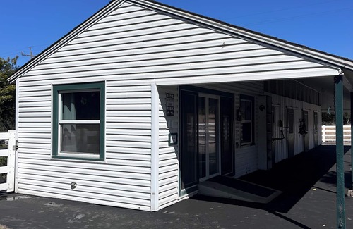 Salinas Apartment | Tranquil studio with WiFi in sunny outskirts Salinas