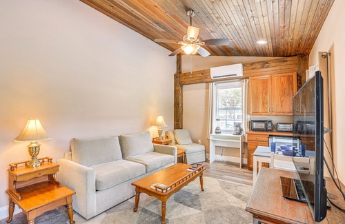 Williston House | Tranquil Suite w/Porch < 2 Mi to Cedar Lakes!