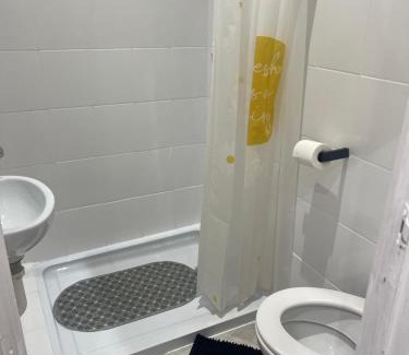 Thamesmead House | Tranquil Thamesmead Treasure - London